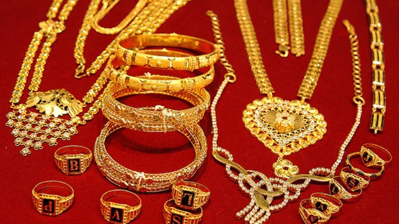 Gold Silver Price: सराफा बाजारातील सोमवार, 15 डिसेंबर 2025 रोजीचे सोने आणि चांदीचे दर !
