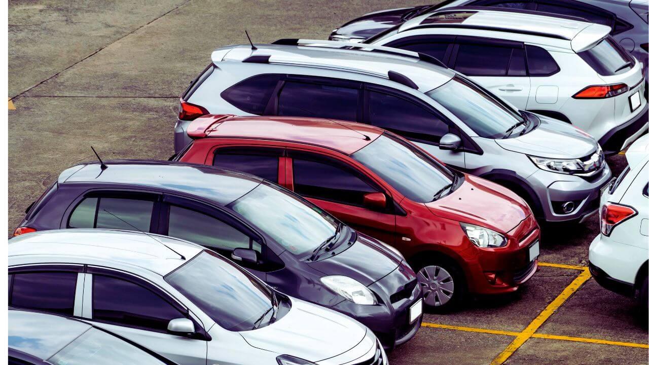 GST Reforms 2025: नव्या जीएसटी बदलांमुळे कार आता सर्वसामान्यांच्या आटोक्यात, श्रीमंतांची गाडी मात्र महाग