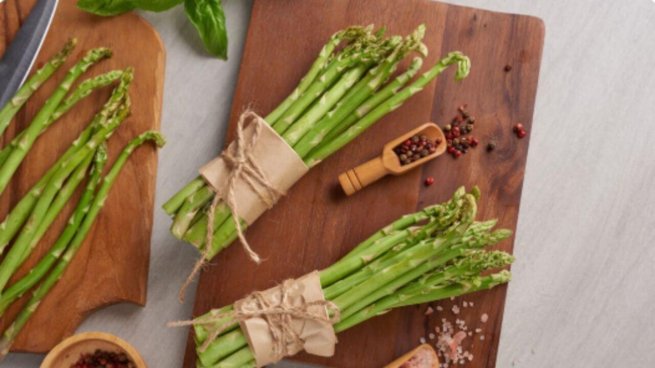 रक्तदाब नियंत्रित करते शतावरी, जाणून घ्या करण्याची योग्य पद्धत आणि फायदे