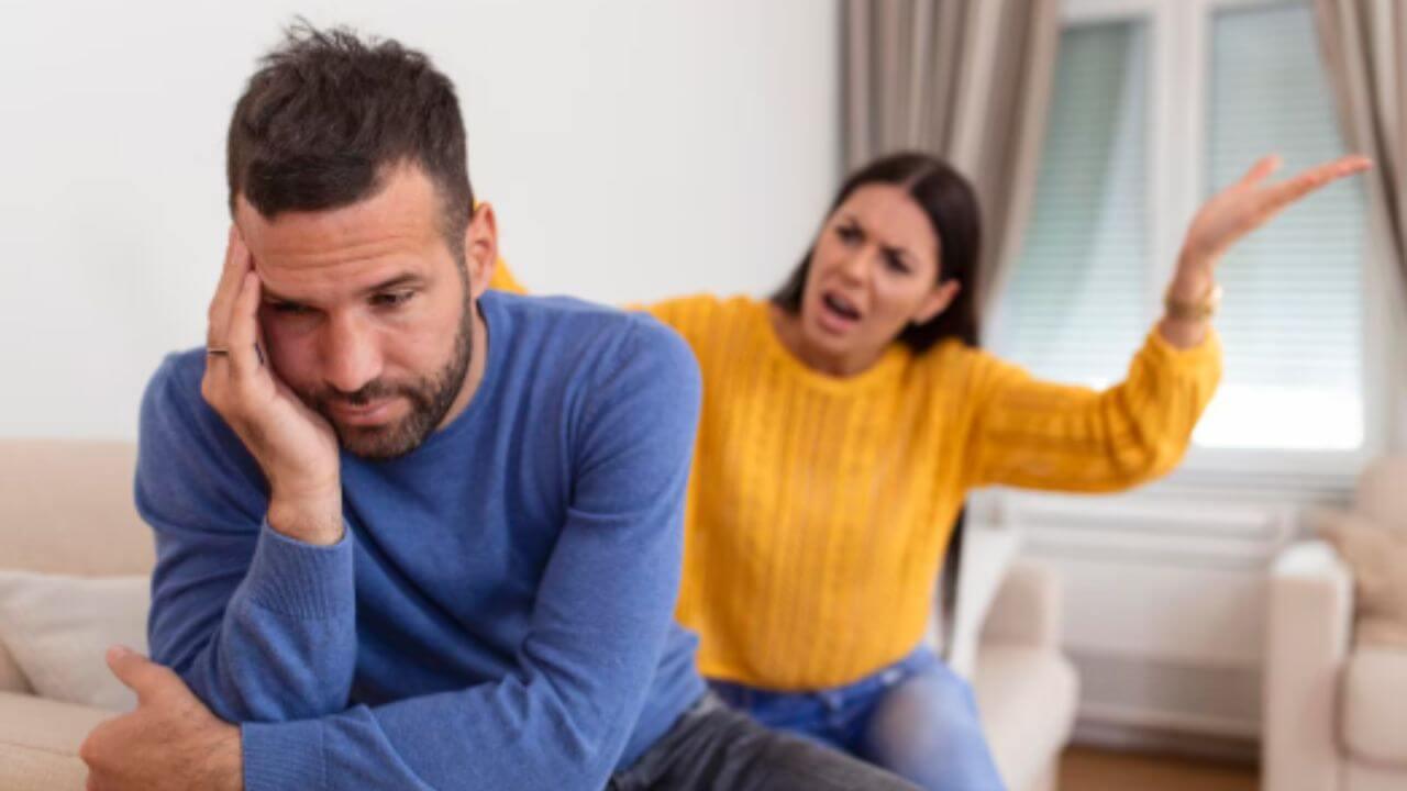 Vastu Tips:  तुमच्याही कुटुंबात सतत मतभेद आणि वादविवाद होतात? मग घरात करा ‘हे’ वास्तु उपाय