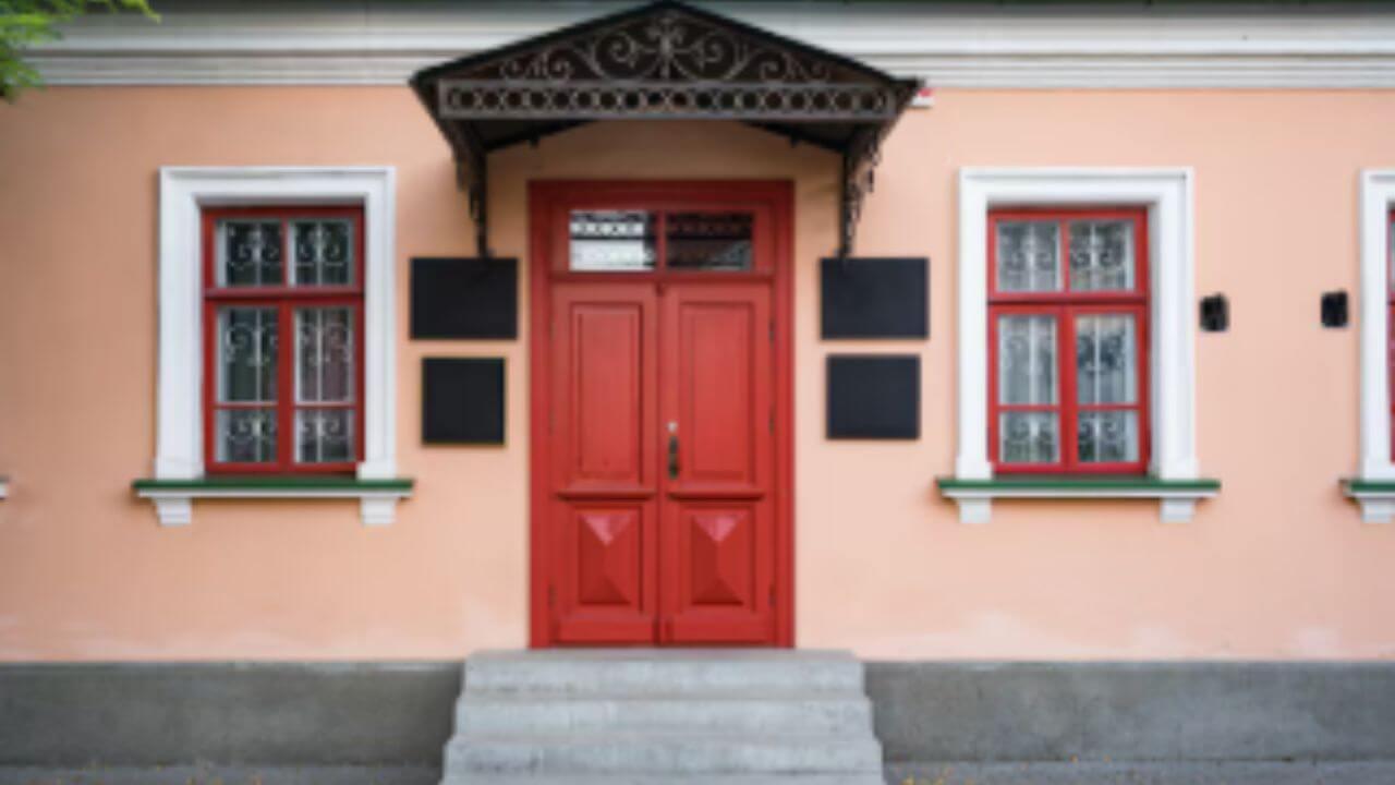 नवरात्रीत घराच्या मुख्य दरवाजाजवळ करा फक्त २ बदल, देवी दुर्गा माता होईल प्रसन्न, येईल सुखसमृद्धी