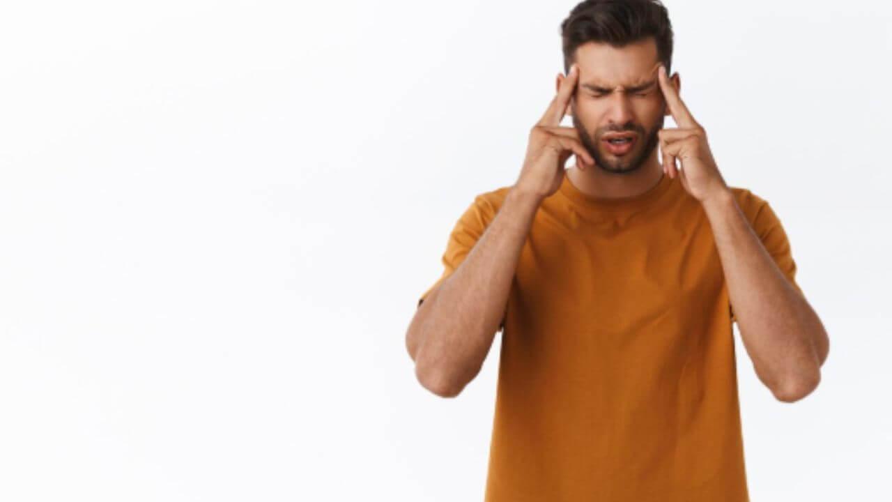 तुम्हाला माहितेय का पोटात गॅस झाल्याने होऊ शकते डोकेदुखी? करा ‘हे’ आयुर्वेदिक उपाय