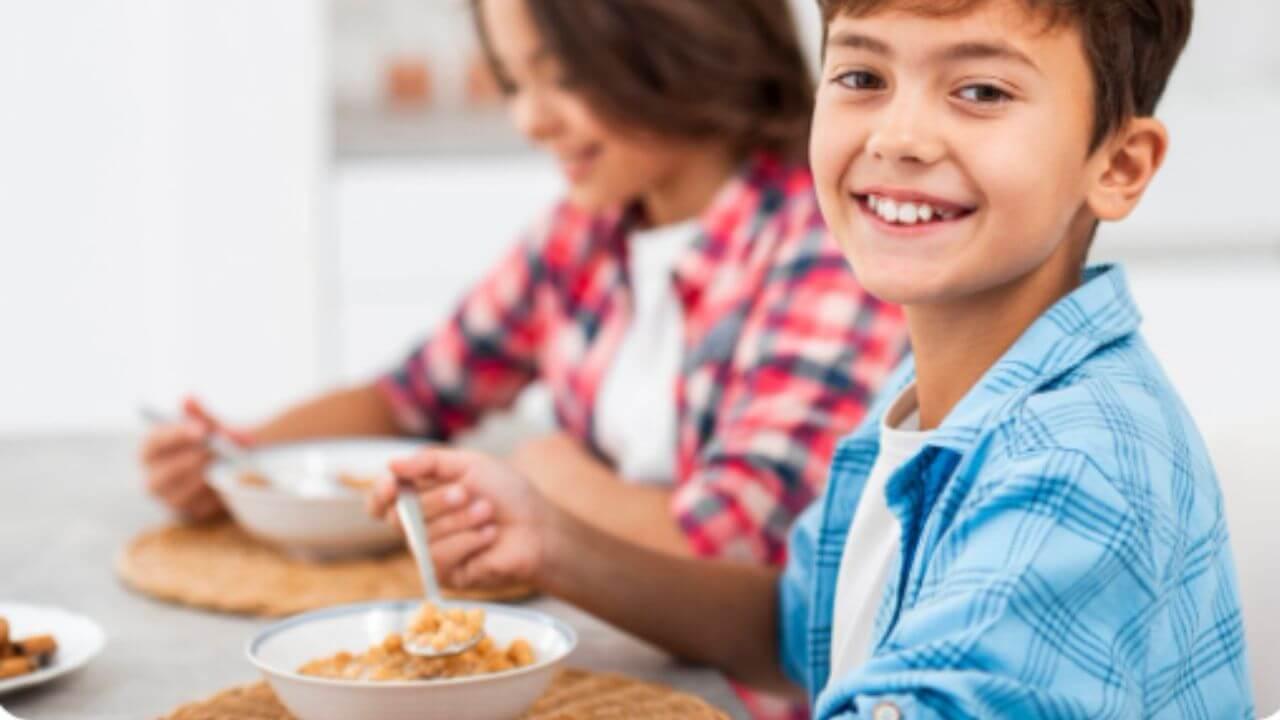 मुलांची उंची वाढवण्यासाठी काय खायला द्यावे? ‘हे’ पदार्थ आहेत एकदम उपयुक्त