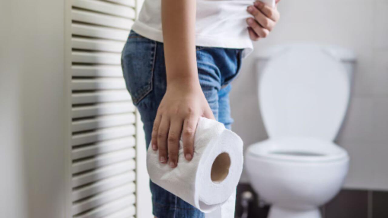 सतत लघवीला का येते? जाणून घ्या कारणे आणि आयुर्वेदिक उपाय