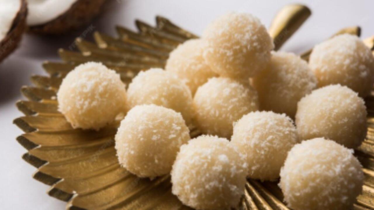 Diwali Recipes: यंदा दिवाळी फराळात तुम्हीही हटके काहीतरी करायचा विचार करताय? ट्राय करा नारळाचे लाडू