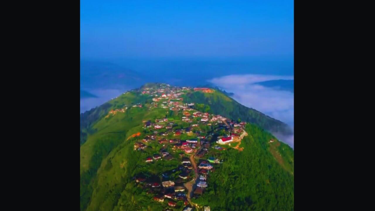 ‘ढगांमध्ये वसलंय गाव, स्वर्गापेक्षा कमी नाही’; आनंद महिद्रा भारतातील कोणत्या भागात पोहोचलेत; Video केला शेअर