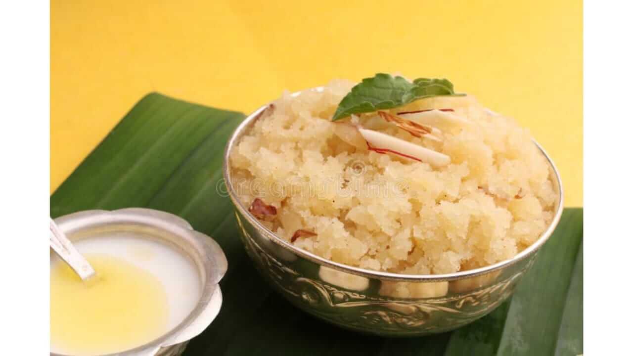 Dhantrayodashi 2025 : दिवाळीत नैवेद्यासाठी बनवा रव्याचा शिरा, पाहा सोपी रेसिपी…