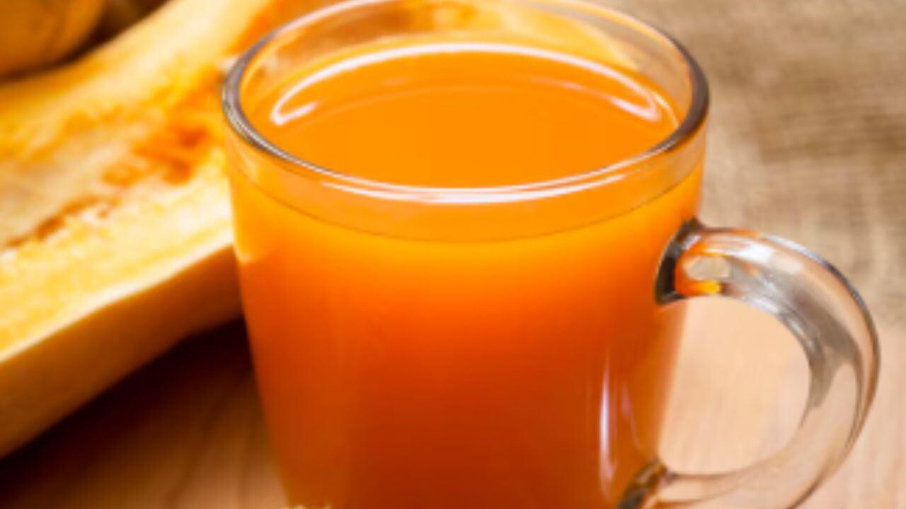 वजन कमी करण्यास मदत करते हळदीचे पाणी, सकाळी रिकाम्या पोटी पिण्याचे फायदे जाणून घ्या