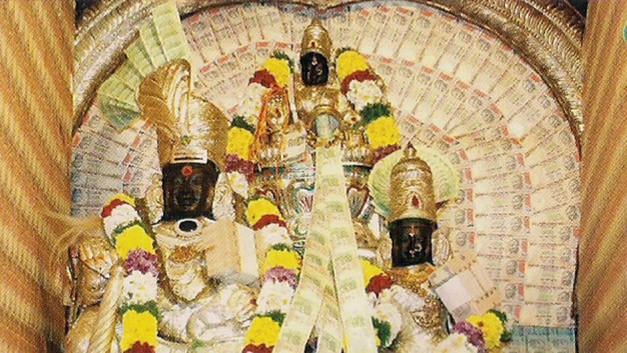 Laxmi Mata And Kuber Temple : लक्ष्मीमाता आणि कुबेराचे चमत्कारिक मंदिर; एका दर्शनात आर्थिक समस्या सुटेल