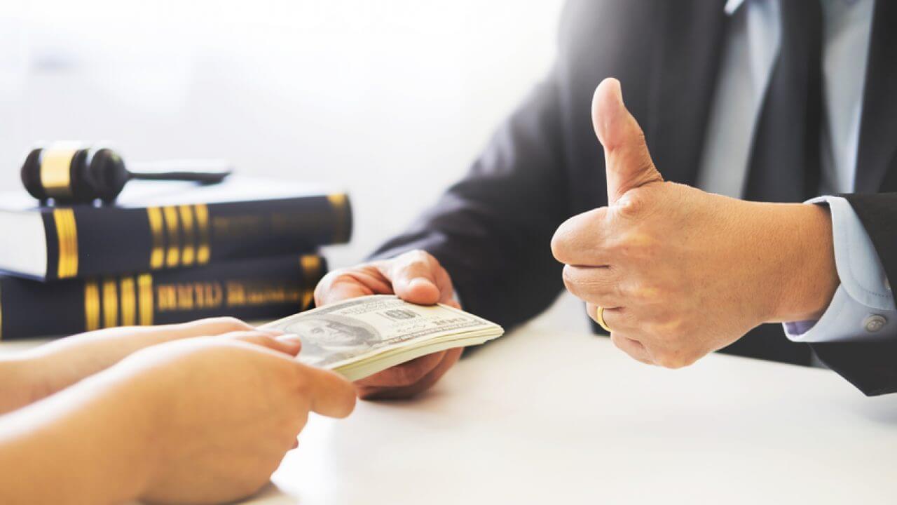 नव्या लेबर कायद्यामुळे तुमची पगार कमी होईल का? तज्ज्ञांचं काय मत? जाणून घ्या