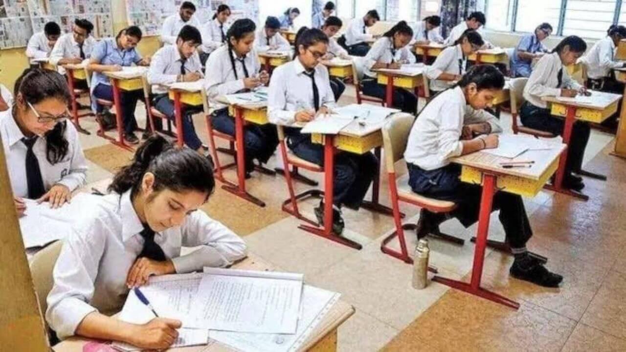 CBSE Board Exams 2026 : 10वी आणि 12वीच्या परीक्षेच्या तारखा जाहीर; पहा संपूर्ण वेळापत्रक
