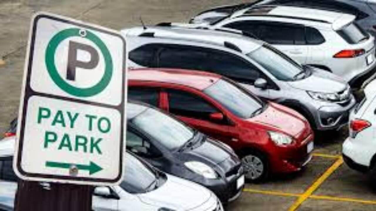 पुणेकरांचं पार्कींगचं टेन्शन संपलं; शहरात 6 ठिकाणी पे अँड पार्क, लोकेशन आणि शुल्क जाणून घ्या!