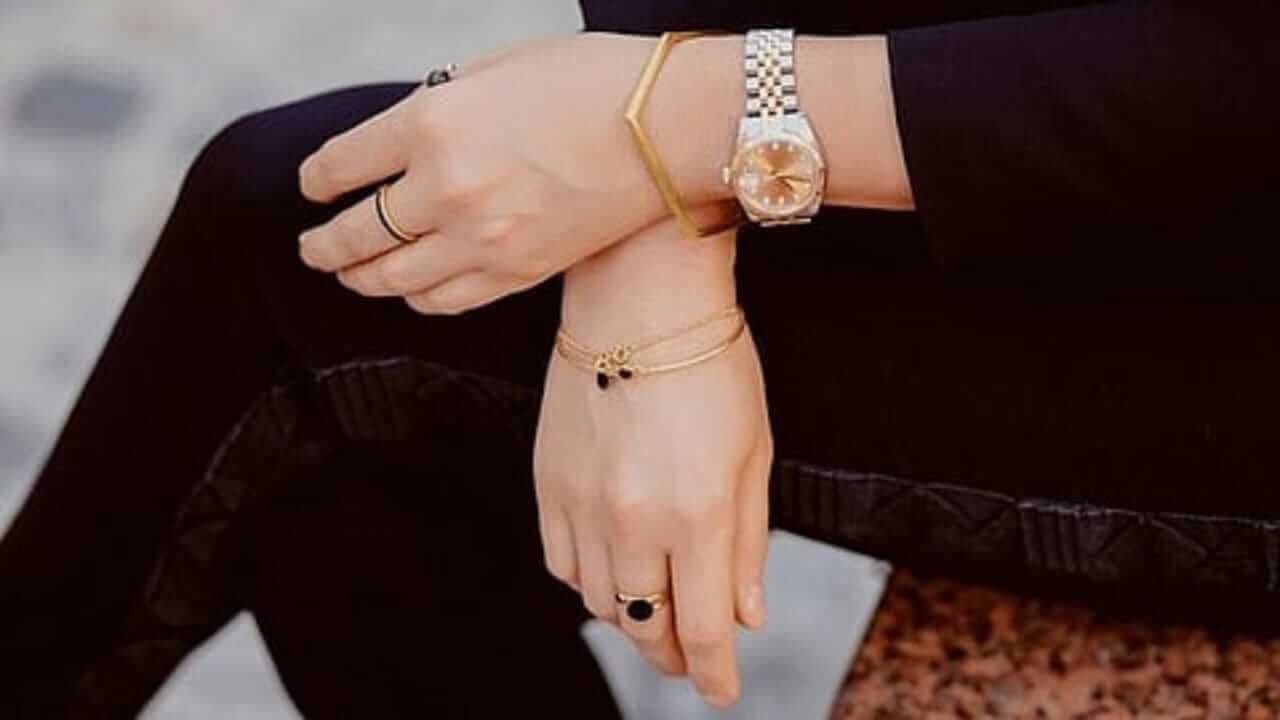 Astro Tips : मनगटावरील घड्याळ बदलू शकतं नशीब फक्त’या’ गोष्टी लक्षात ठेवा, नाहीतर…