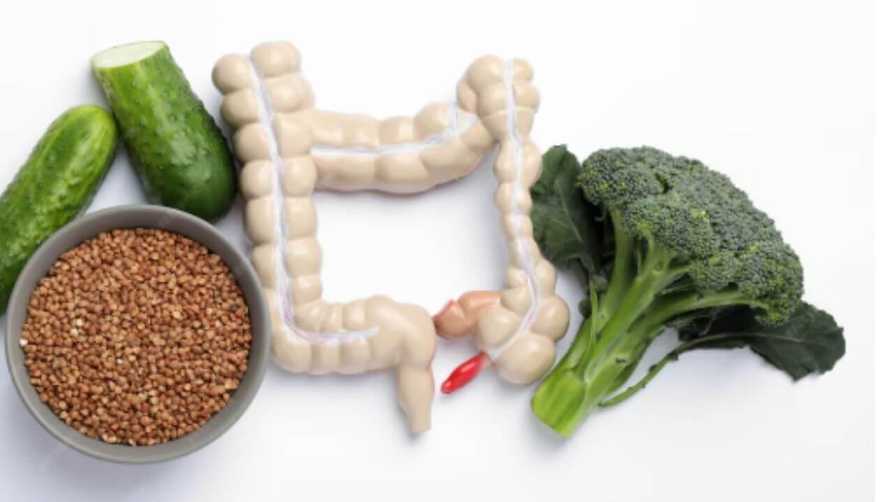 आतडे निरोगी ठेवण्यासाठी कसा असावा आहार? जाणून घ्या काय-काय खावे