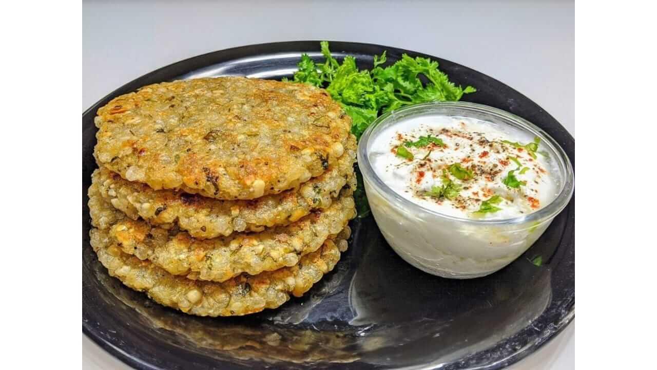 Kartiki Ekadashi 2025 : कार्तिकी एकादशीनिमित्त उपवासाला करा साबुदाण्याचा स्वादिष्ट पराठा, पाहा सोपी रेसिपी