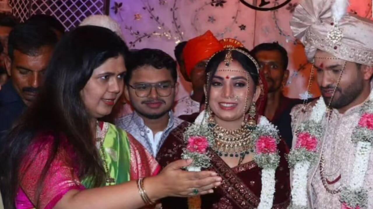 मंत्री पंकजा मुंडेंचे पीए अनंत गर्जेंच्या पत्नीची आत्महत्या; मृत गौरी गर्जेंच्या नातेवाईकांचे खळबळजनक आरोप