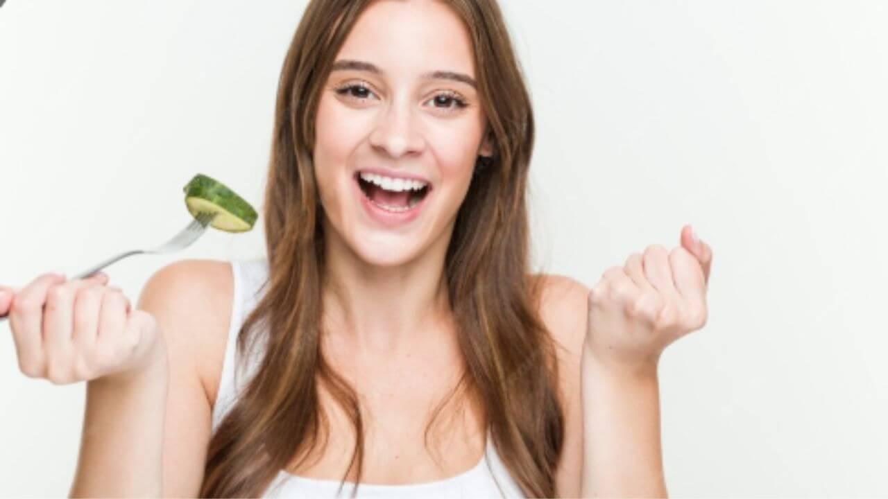 आहारातील फक्त ३ सवयींमध्ये करा बदल, चेहऱ्यावर येईल नैसर्गिक चमक