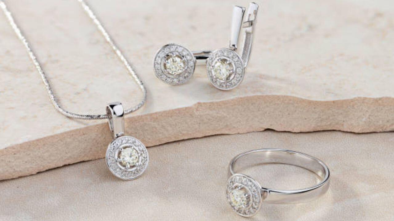 चांदीचे दागिने घालण्याचे आश्चर्यकारक आरोग्य फायदे, दूर होतात शारीरिक आणि मानसिक समस्या