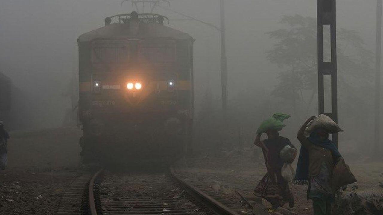 दिल्लीपासून गल्लीपर्यंत थंडीचा कहर; देशभरात रेल्वेच्या सेवेवर विपरीत परिणाम