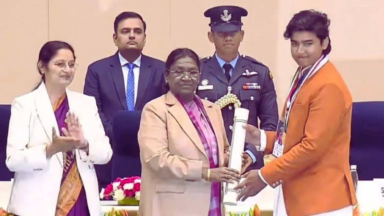 Vaibhav Suryawanshi Award: वैभव सुर्यवंशीला राष्ट्रपती द्रौपदी मुर्मूंच्या हस्ते राष्ट्रीय बाल पुरस्कार प्रदान