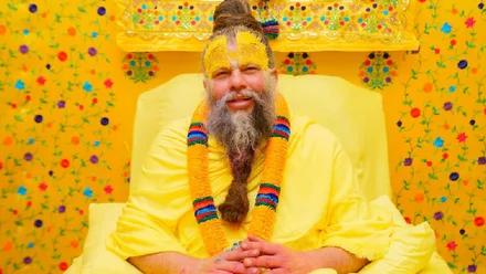 देवाला नैवेद्य म्हणून बर्गर अर्पण करणे योग्य की अयोग्य? प्रेमानंद महाराजांनी दिल उत्तर