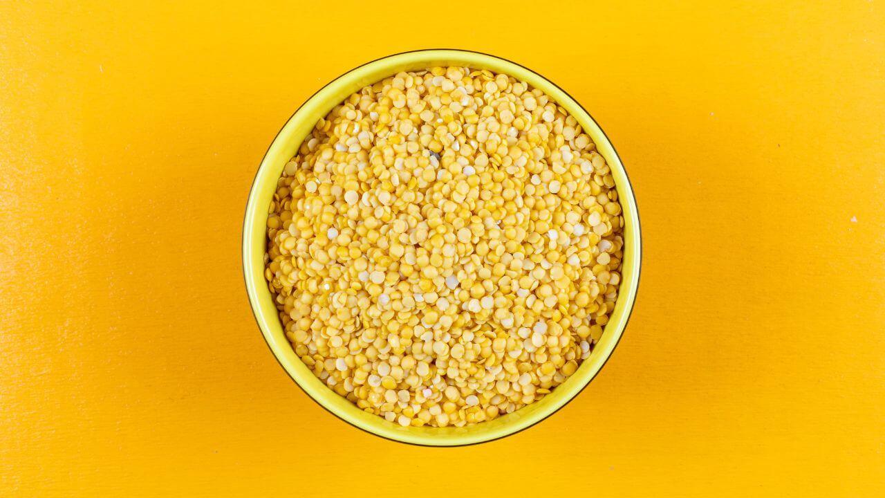 हिवाळ्यात दररोज खा मूग डाळ, आरोग्याला मिळतील आश्चर्यकारक फायदे