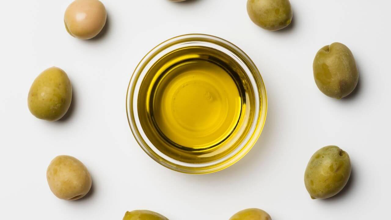 आरोग्यासाठी अत्यंत गुणकारी आहे ऑलिव्ह ऑइल, दूर करते विविध शारीरिक समस्या