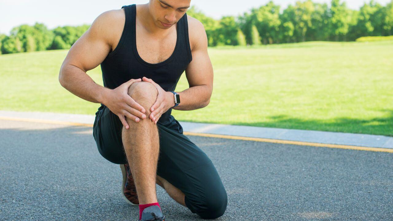 तुमच्या ‘या’ ५ सवयींमुळे होते सांधेदुखीची समस्या, आजच दिनचर्येत करा बदल