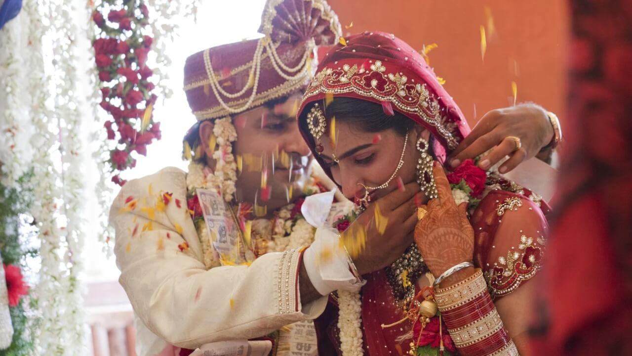 Dream Astrology : स्वप्नात लग्न पाहणे शुभ आहे की अशुभ? काय असतो याचा अर्थ?