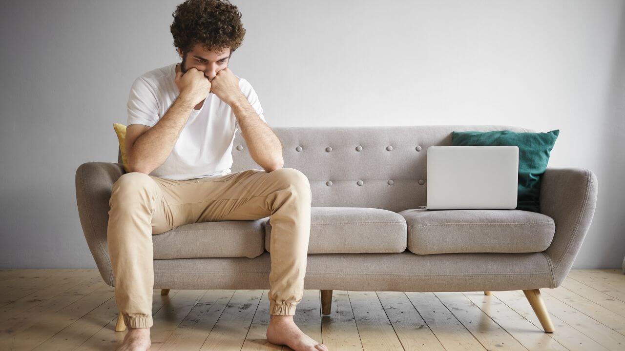 चिंता आणि तणाव कमी करण्यासाठी दररोज करा ‘हे’ प्राणायाम