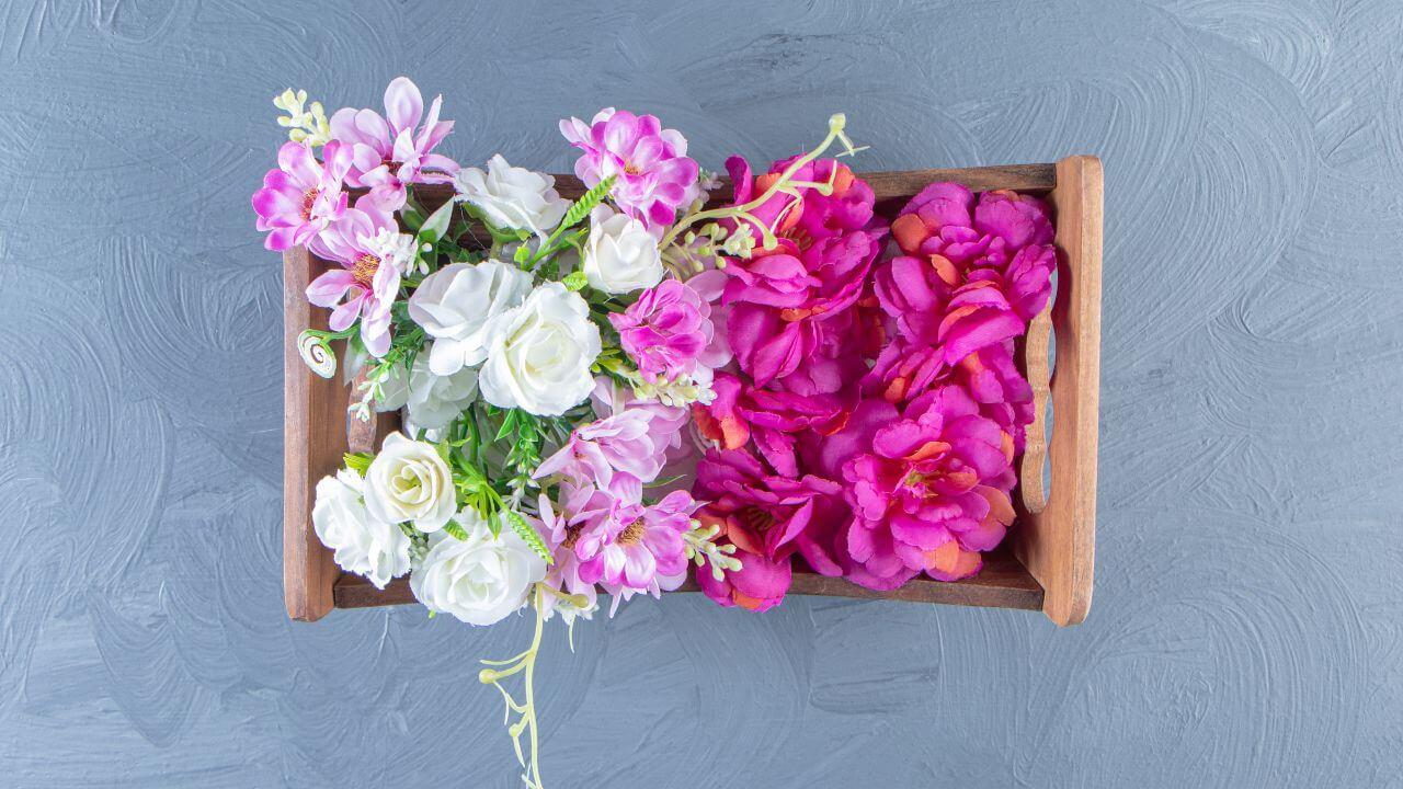 केस गळतीपासून ते पांढरे होण्यापर्यंत विविध समस्या दूर करतात ‘ही’ ४ फुले