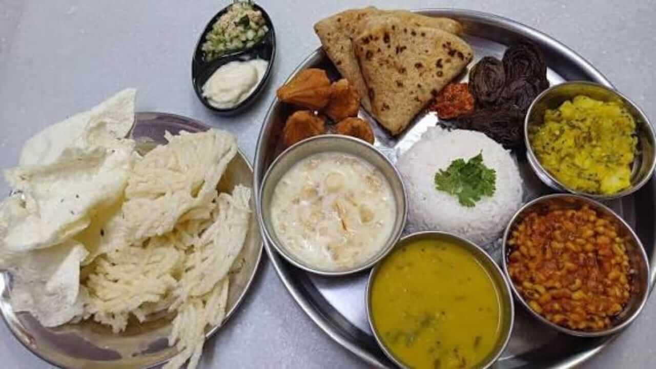 Astrology : देवाला नैवेद्य दाखवताना ‘या’ चुका चुकूनही करु नका; अन्यथा पूजेचं फळ मिळत नाही…