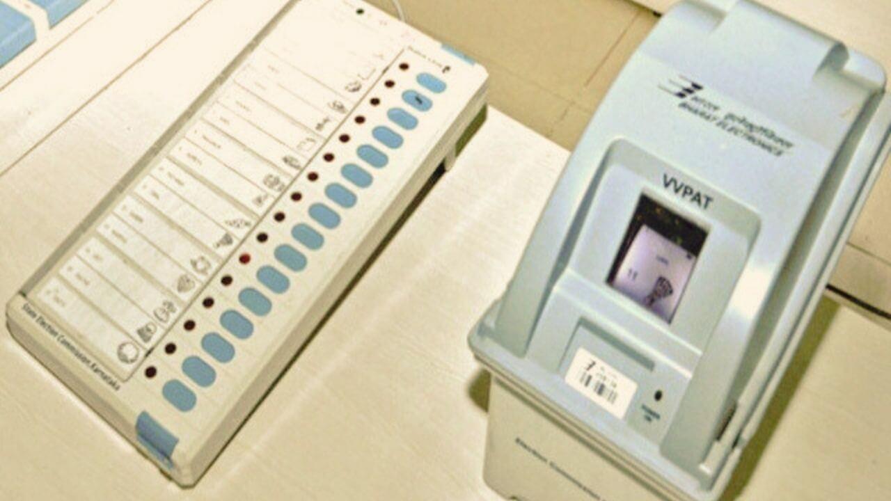 EVM वर NCP च्या उमेदवाराचं नावच बदललं, शेखरच झालं शेख, काय आहे नेमकं प्रकरण?