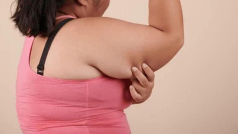 हाताची चरबी वाढल्याने आवडते कपडे घालणे कठीण होतंय? ‘ही’ योगासने वेगाने कमी करतील फॅट