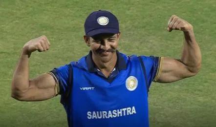 विश्वराज जडेजा कोण आहे? VHT च्या उपांत्य फेरीत १६५ धावा करून सौराष्ट्राच्या विजयाचा हिरो बनला