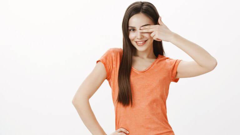 सकाळी फॉलो करा ‘हे’ आय केअर रुटीन, डोळे राहतील तीक्ष्ण आणि निरोगी