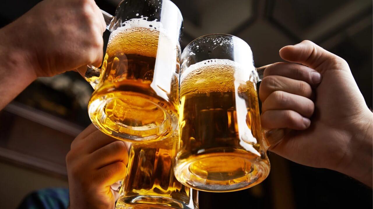 बिअर आणि वाईन स्वस्त होणार!! तळीरामाना सरकारची गुडन्यूज