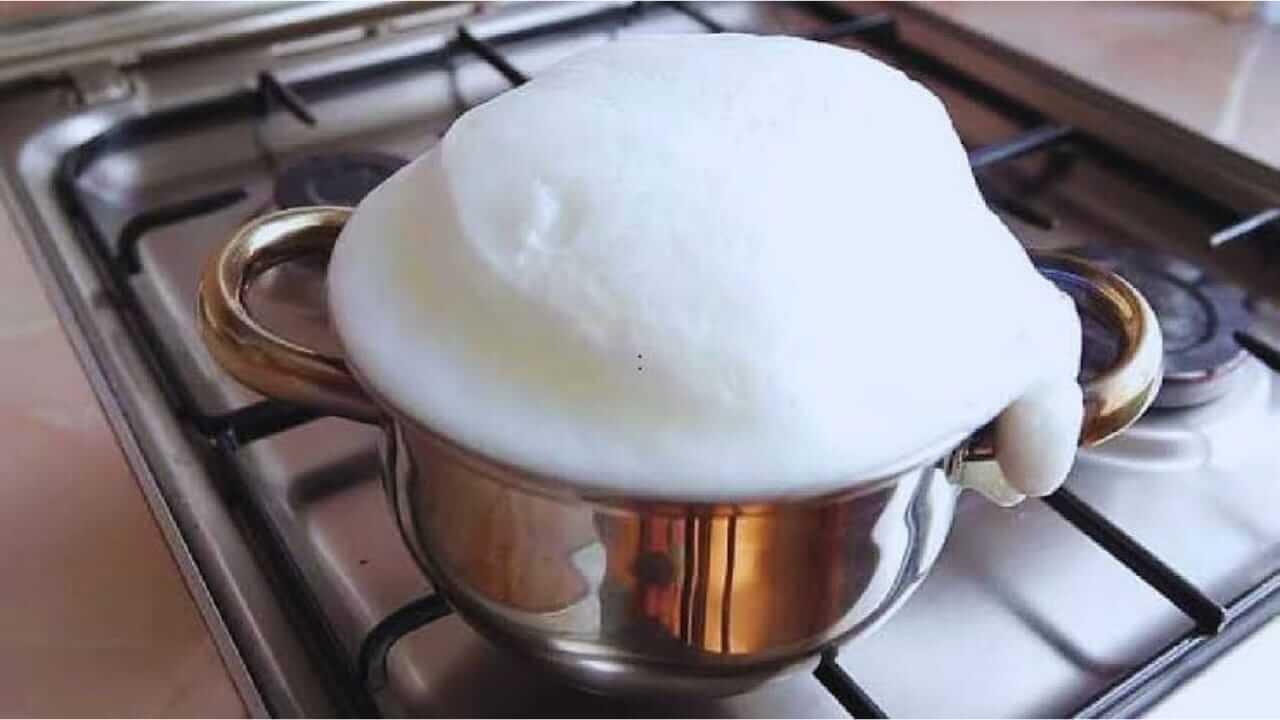 Vastu Tips : दूध उतू जाणं शुभ असतं का अशुभ ? येऊ शकत मोठं संकट…