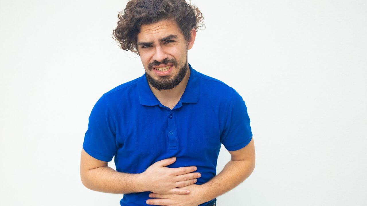 पोटदुखीसाठी सतत पेनकिलर खाणे टाळा, ट्राय करा ‘हे’ घरगुती उपाय