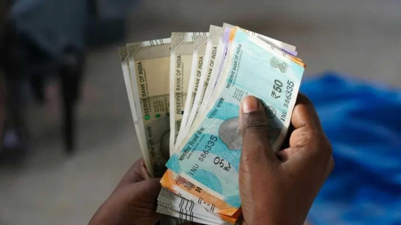 Vastu Shastra : वास्तुशास्त्रानुसार आठवड्यातील ‘या’ दिवशी कर्ज देऊ नये, अन्यथा…