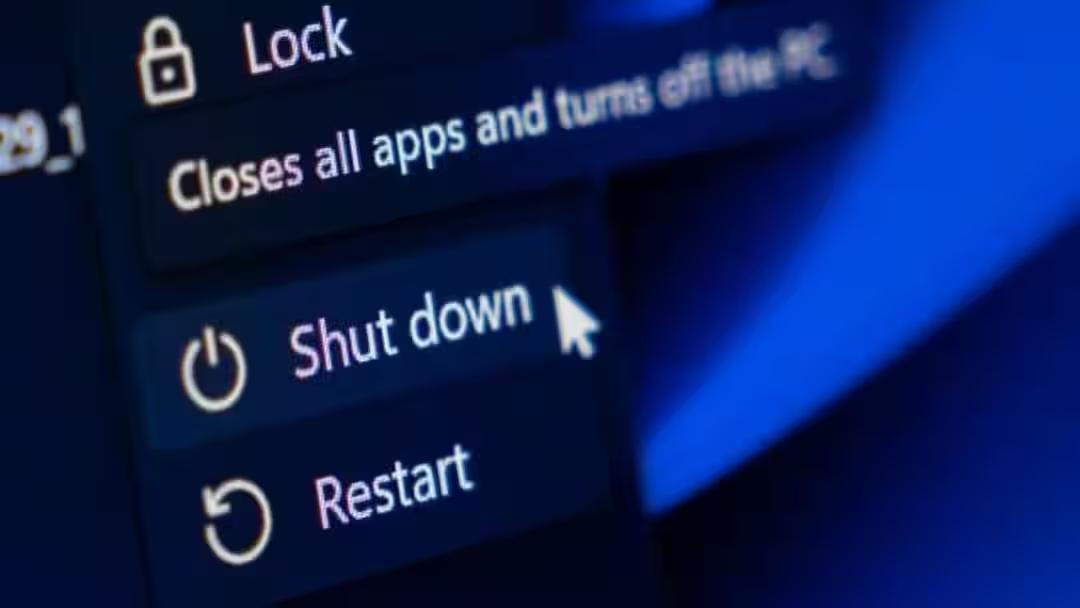 संगणक रीस्टार्ट आणि शटडाउन केल्याने काय होते? दोन्हीतला फरक जाणून घ्या