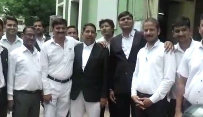 वकीलों ने किया JMFC कोर्ट का बहिष्कार, अनुचित व्यवहार के लगाए आरोप