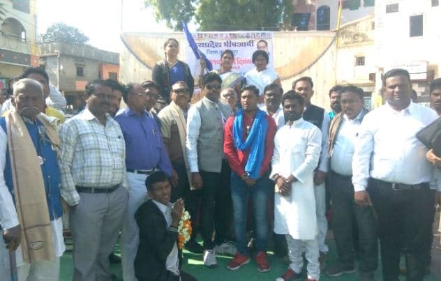 शौर्य दिवस पर निकाली विशाल रैली-वरिष्ठ जनों का किया सम्मान