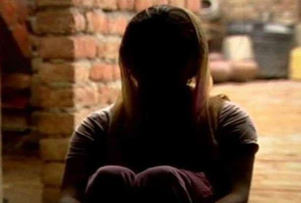 विवाहिता को नशीला पदार्थ खिलाकर पिता, पुत्र दो अन्य ने किया दुष्कर्म, मामला दर्ज