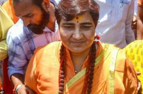 साध्वी के समर्थन में उतरी हिन्दू महासभा, बोली-”कोई प्रज्ञा को हाथ तो लगाकर दिखाए”