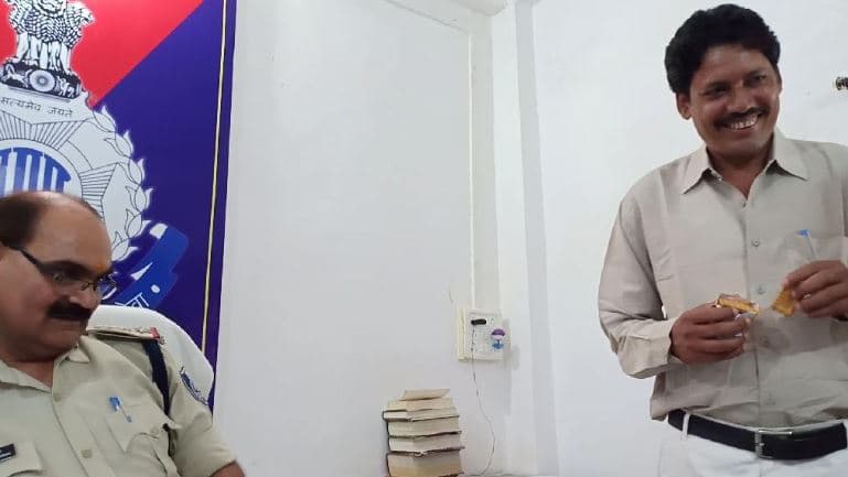भाजपा नेत्री को छेड़ने के आरोप में वकील गिरफ्तार