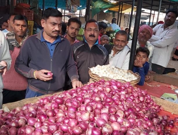 प्याज के स्टॉक की लिमिट तय लेकिन कारोबारी नहीं रख रहे हिसाब, जारी होंगे नोटिस