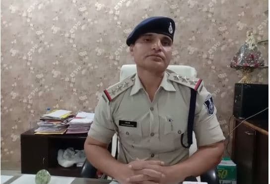 फोन कॉल पर देर रात अलर्ट हुई पुलिस, हैवान पति के चंगुल से पत्नी को कराया आजाद