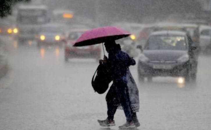 मौसम विभाग ने जारी किया ऑरेंज अलर्ट, 35 जिलों में हो सकती है भारी बारिश