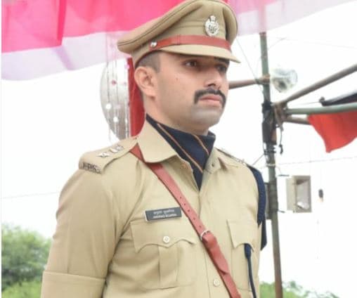 एसपी से मिलने पहुंचे क्रेशर संचालक, खोले कई राज